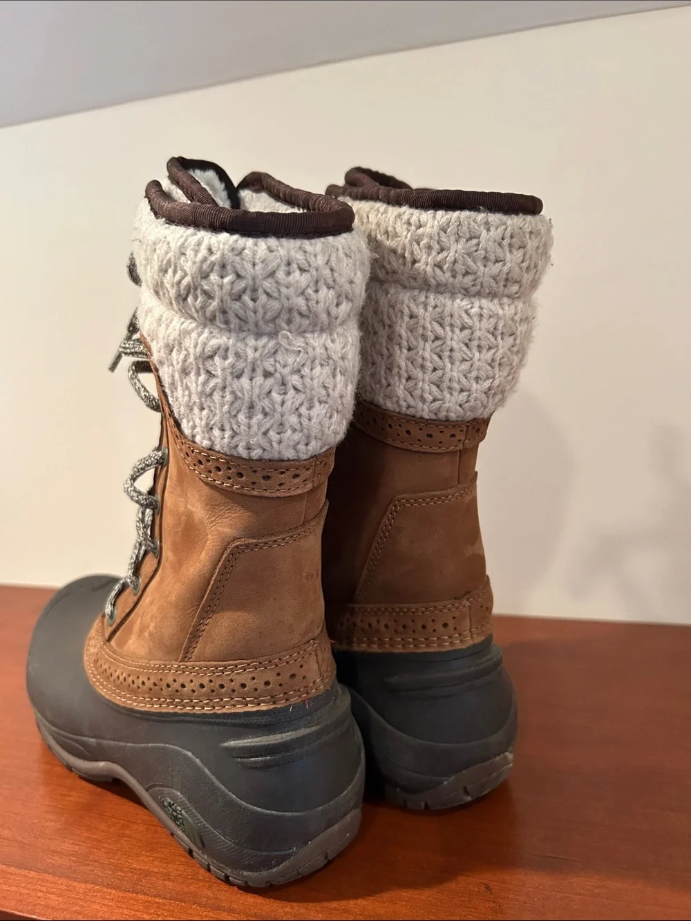 The North Face Women’s 6 Shellista II Winter Mid lace up boots